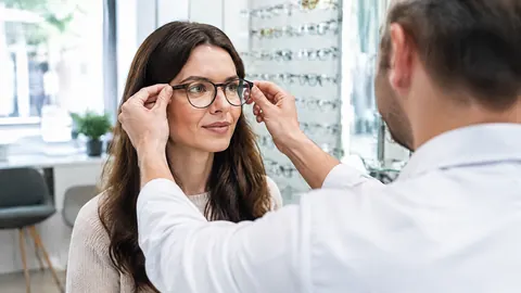 ¿Merece la pena un seguro que cubra las gafas?