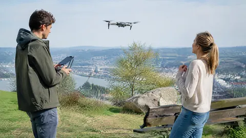 ¿Quién paga si un amigo causa daños con mi dron?