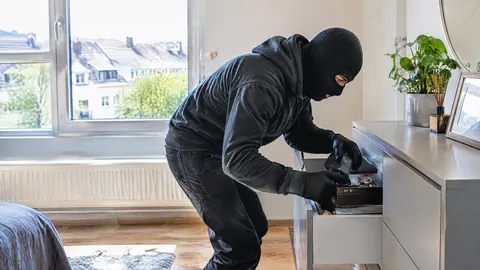 ¿Qué cubre el seguro de hogar si le roban en casa?