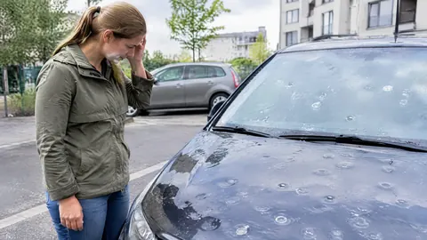 ¿Qué seguro cubre los daños por granizo en el coche?