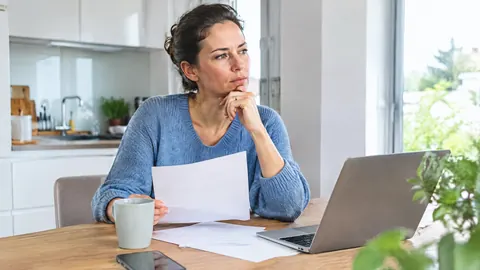 ¿Rescatar o dejar de pagar mi seguro de ahorro para la jubilación?